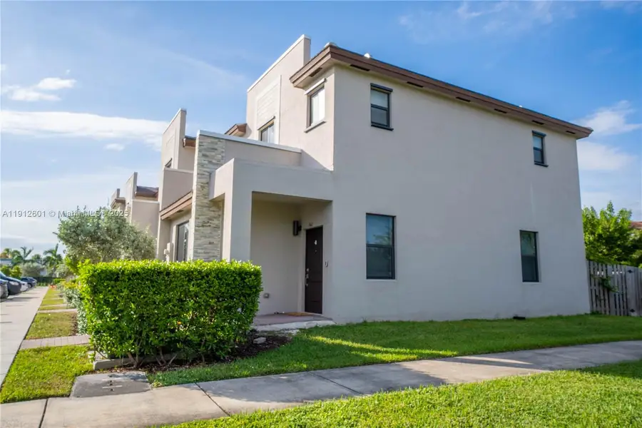 561 NE 208th Ter #561, Miami, FL 33179 - Image #3