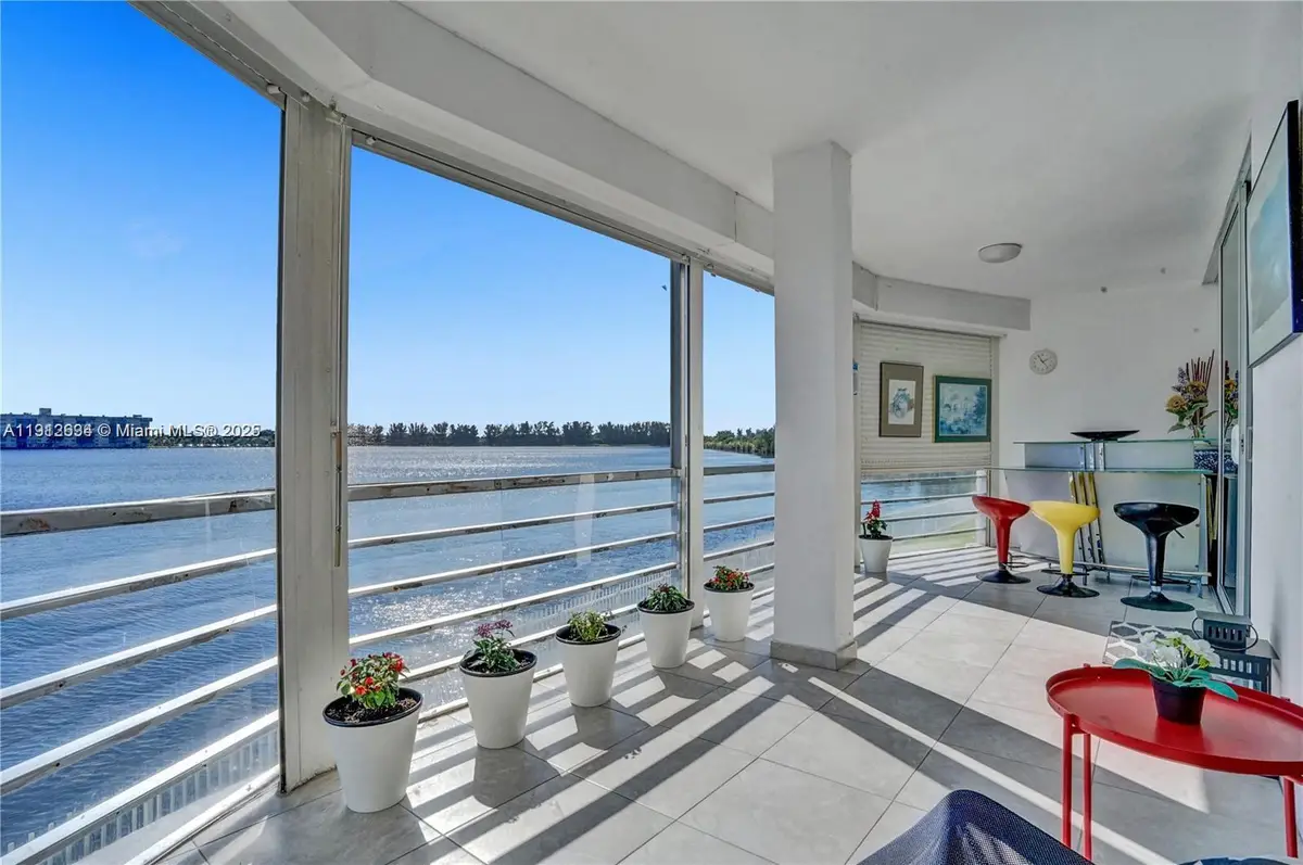 1000 NE 191st St #21, Miami, FL 33179 - Image #1