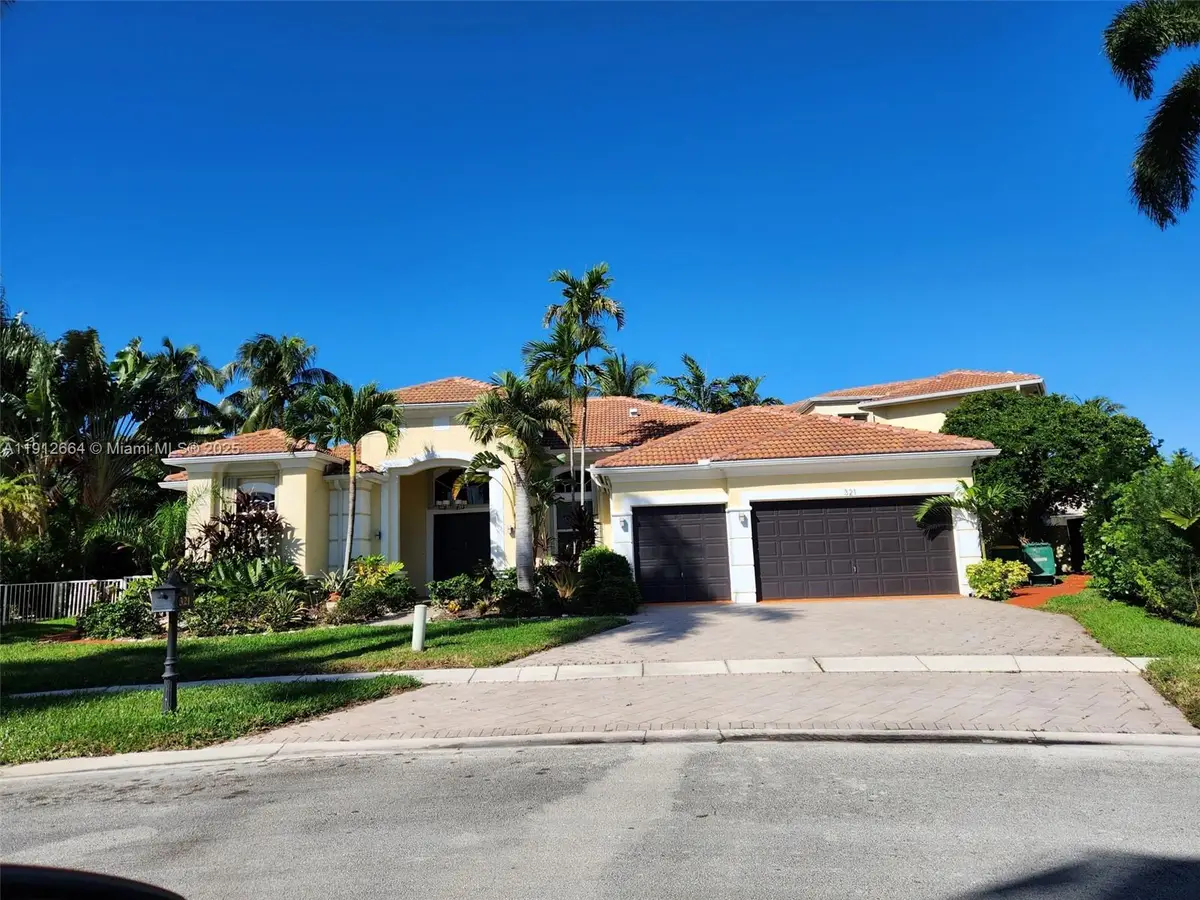 321 Windmill Palm Ave, Plantation, FL 33324 - Image #1