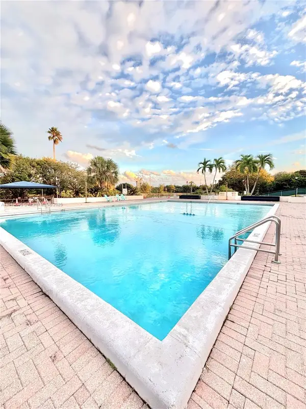 4160 Inverrary Dr #204, Lauderhill, FL 33319