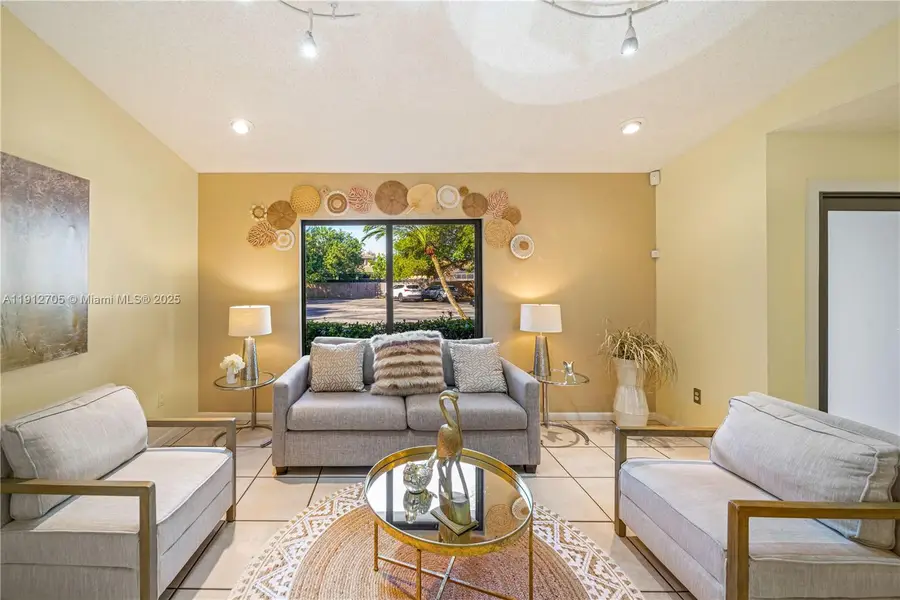 14811 Archerhall St, Davie, FL 33331 - Image #2