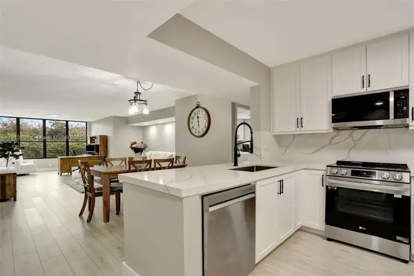 2660 N Carambola Cir N #305, Coconut Creek, FL 33066