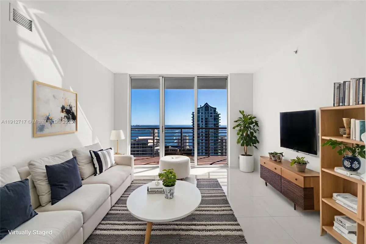 335 S Biscayne Blvd #4105, Miami, FL 33131 - Image #1