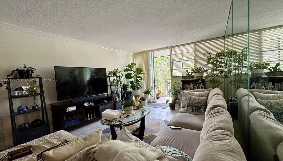 16518 NE 26th Ave #304, North Miami Beach, FL 33160 - Image #3