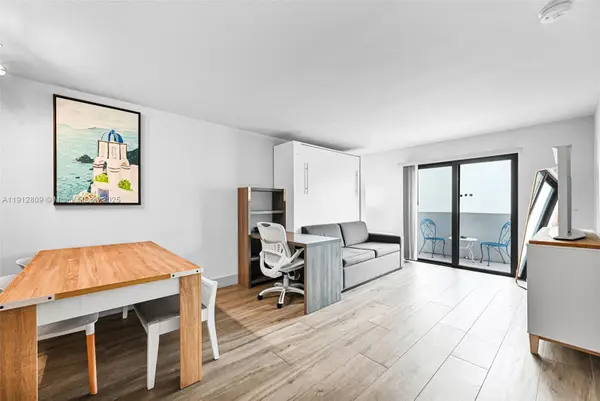 1418 Collins Ave #302, Miami Beach, FL 33139