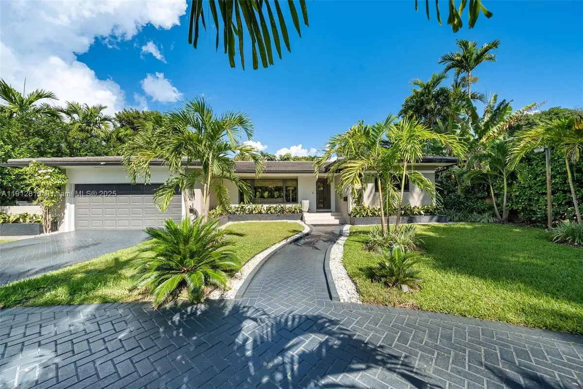 1043 NE 98th St, Miami Shores, FL 33138 - Image #1