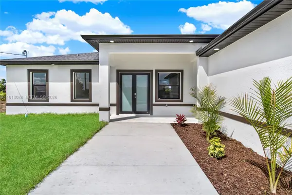 916 Manresa Ave S, Lehigh Acres, FL 33974