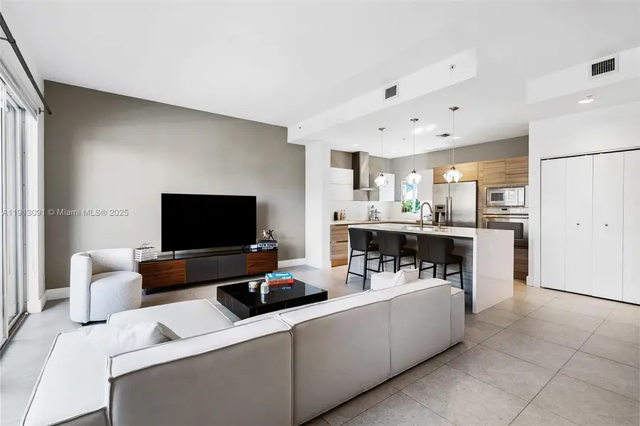 704 NE 5th St, Fort Lauderdale, FL 33301 - Image #2