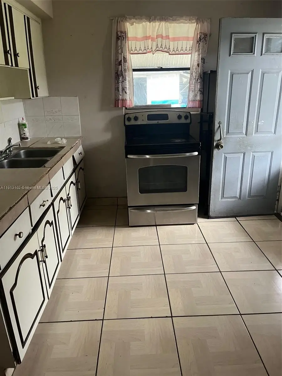 4620 SW 26th St, West Park, FL 33023 - Image #3