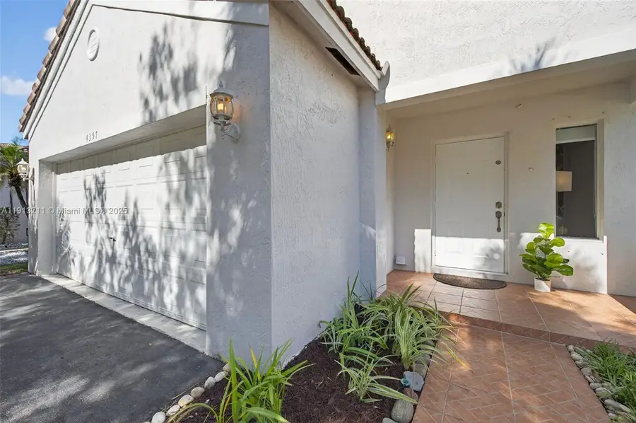 4357 Magnolia Ridge Dr, Weston, FL 33331 - Image #3