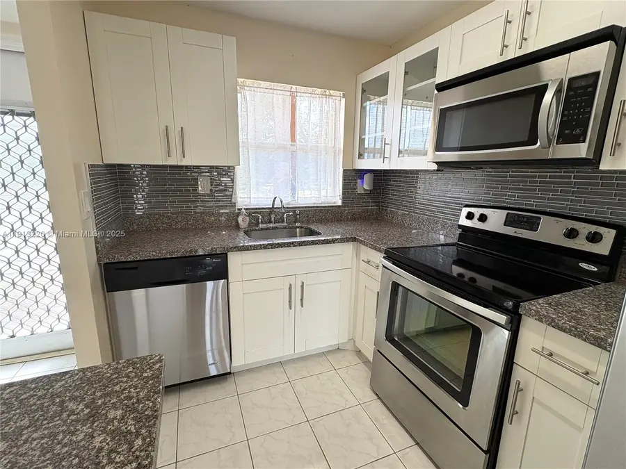 8901 Sunrise Lakes Blvd #204, Sunrise, FL 33322 - Image #2