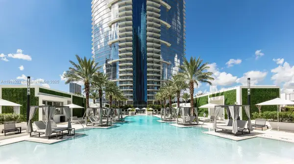 851 NE 1st Ave #1811, Miami, FL 33132