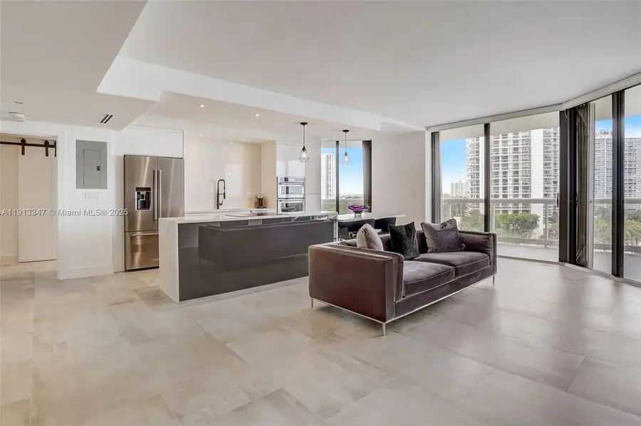 20191 E Country Club Dr #802, Aventura, FL 33180 - Image #2