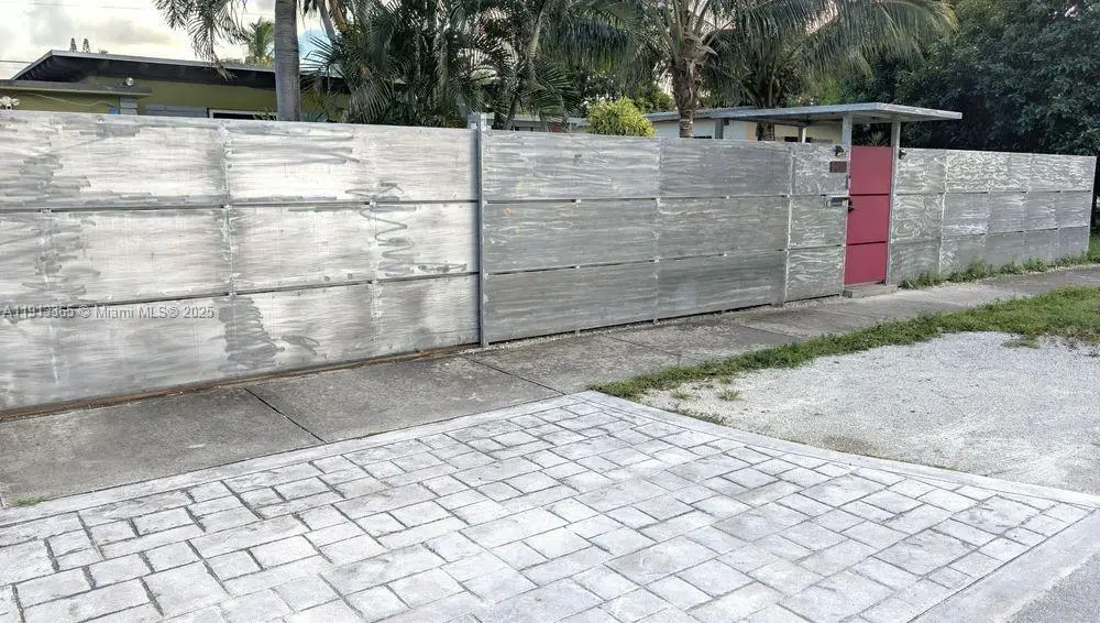 270 NW 106th St, Miami, FL 33150 - Image #1