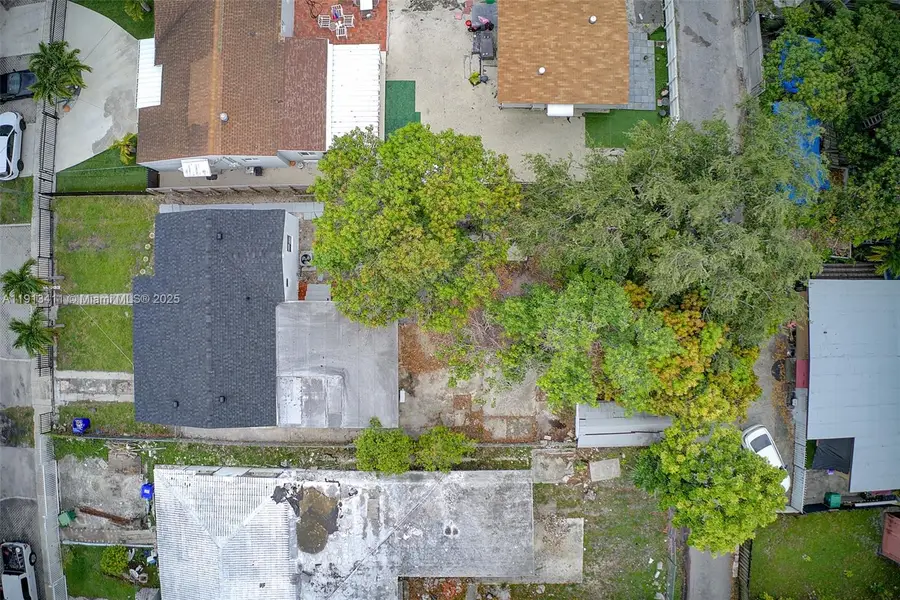 1426 NW 28th St, Miami, FL 33142 - Image #2