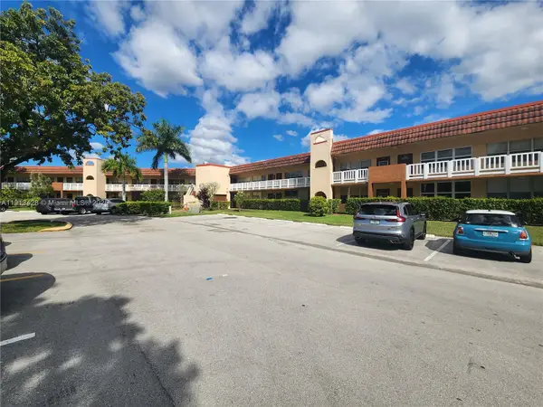 8851 Sunrise Lakes Blvd #213, Sunrise, FL 33322