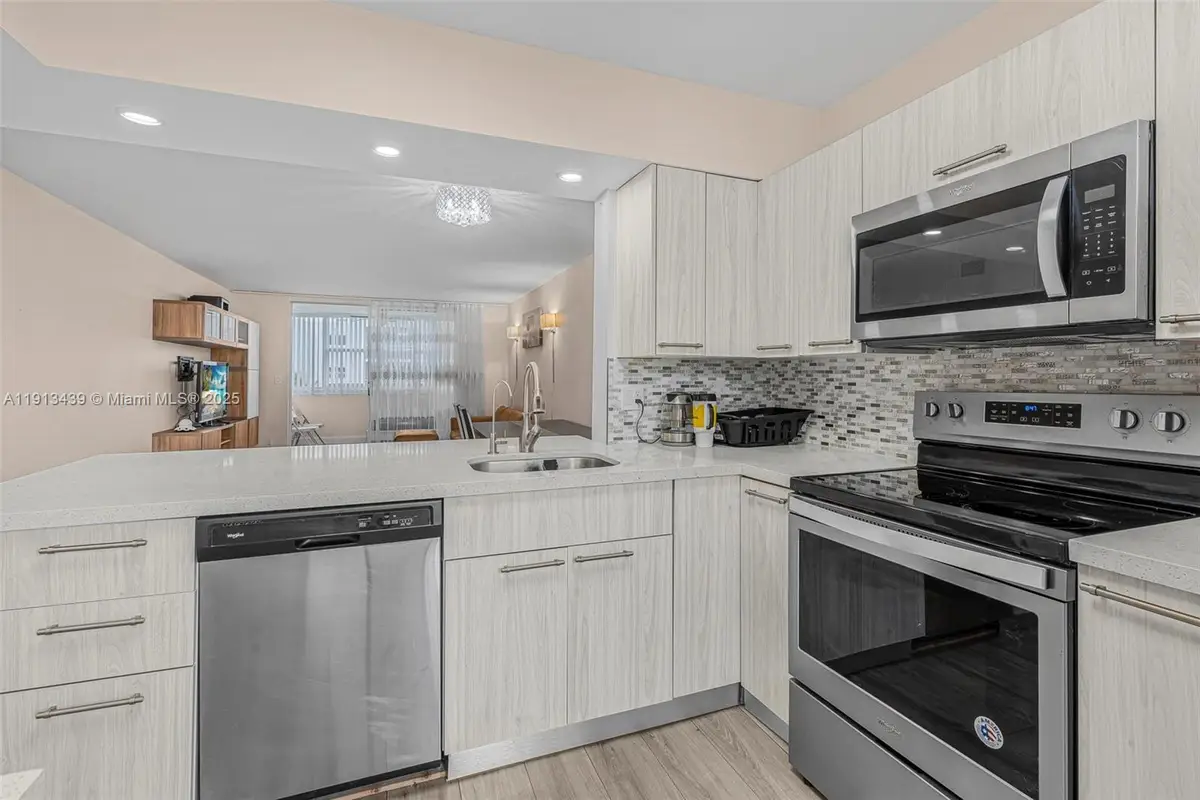 609 NE 14th Ave #603, Hallandale Beach, FL 33009 - Image #1