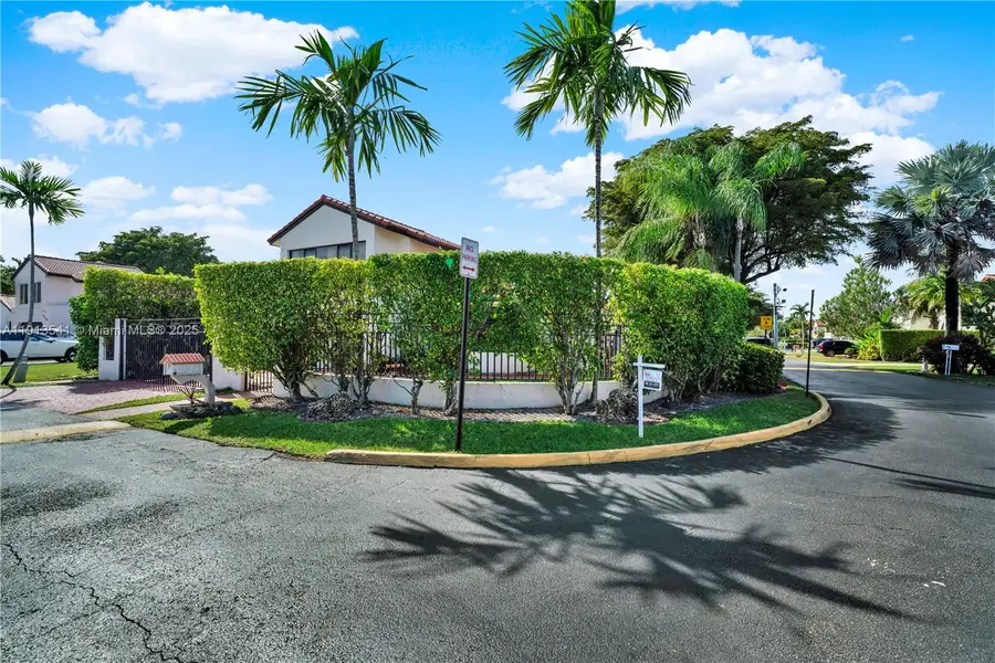 10720 SW 117th Ct, Miami, FL 33186 - Image #2