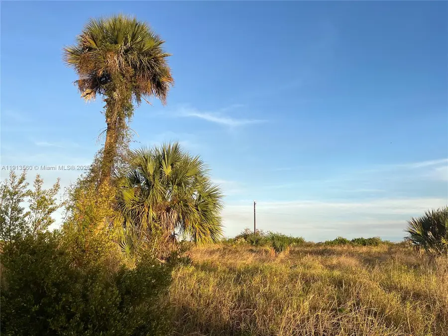 517 Ella Jean Pl, Labelle, FL 33935 - Image #2