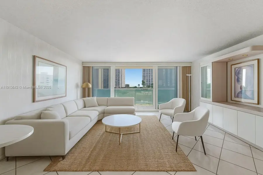 100 Bayview Dr #615, Sunny Isles Beach, FL 33160 - Image #2