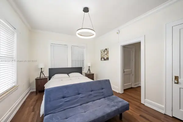 126 Mendoza Ave #5, Coral Gables, FL 33134