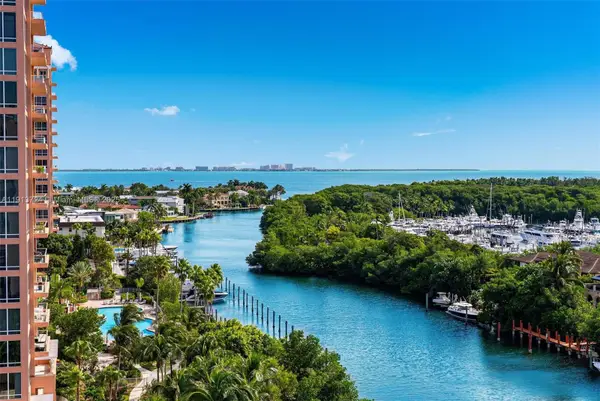 90 Edgewater Dr #1124, Coral Gables, FL 33133