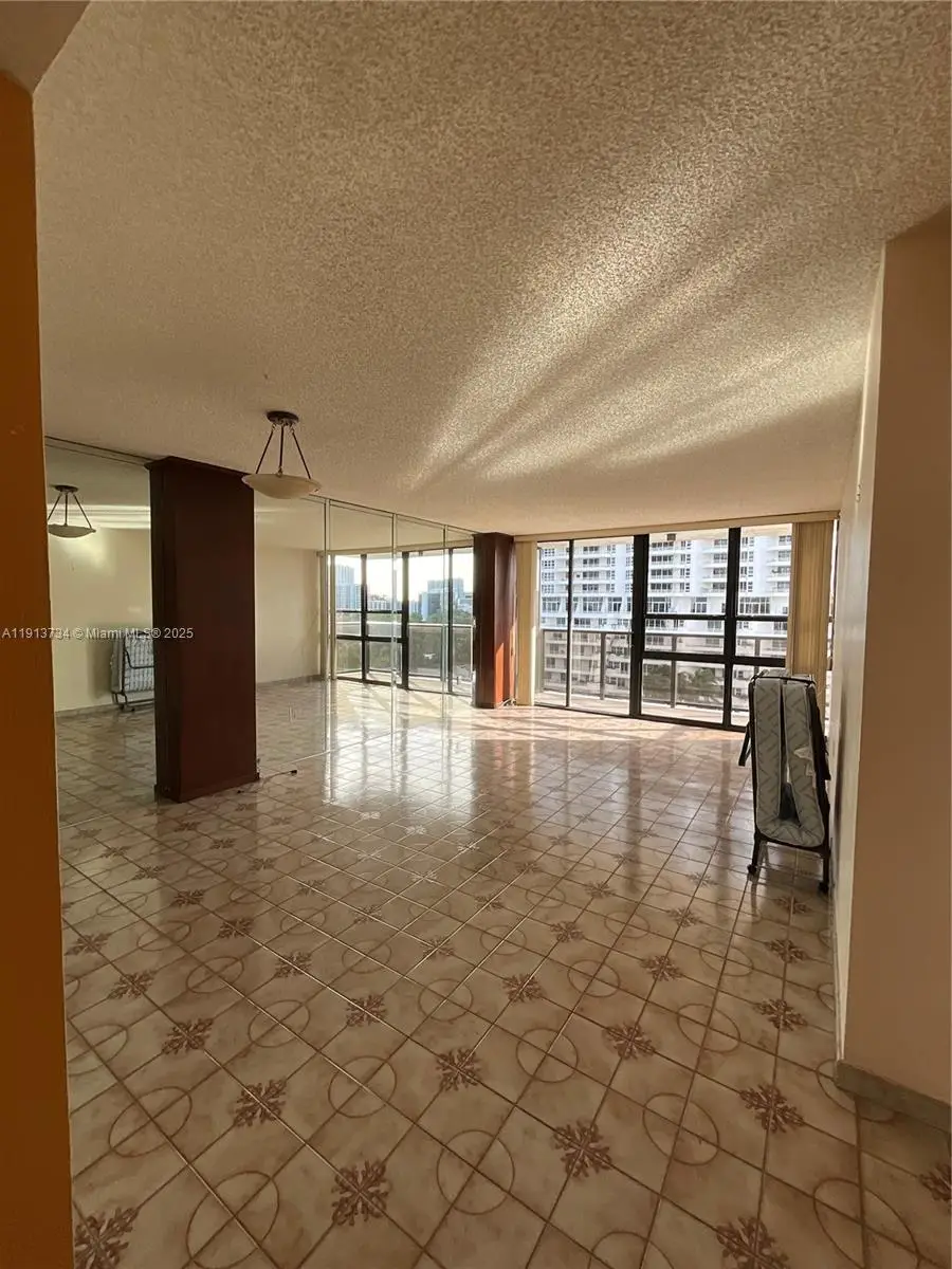 600 NE 36th St #817, Miami, FL 33137 - Image #1