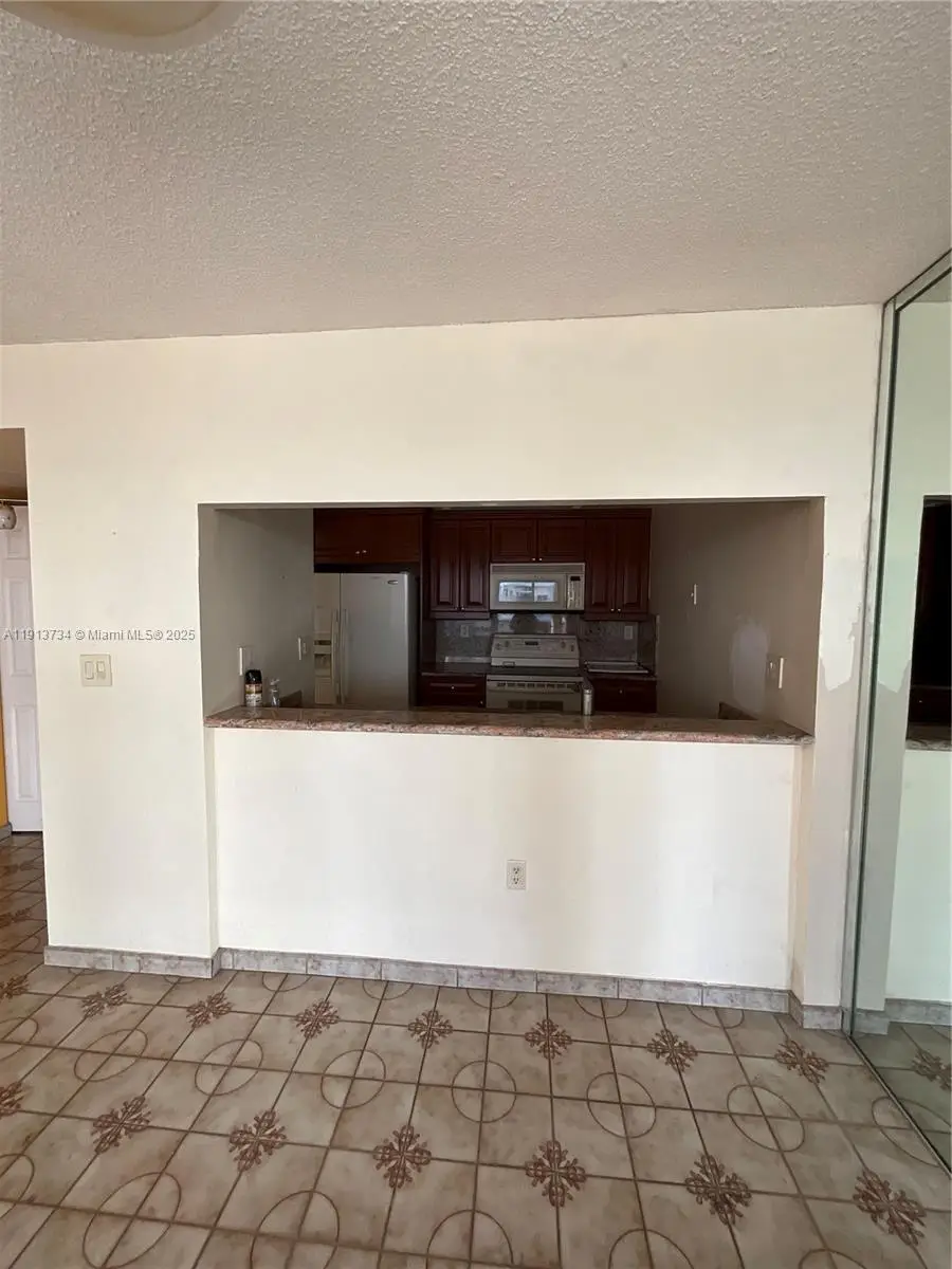 600 NE 36th St #817, Miami, FL 33137 - Image #3