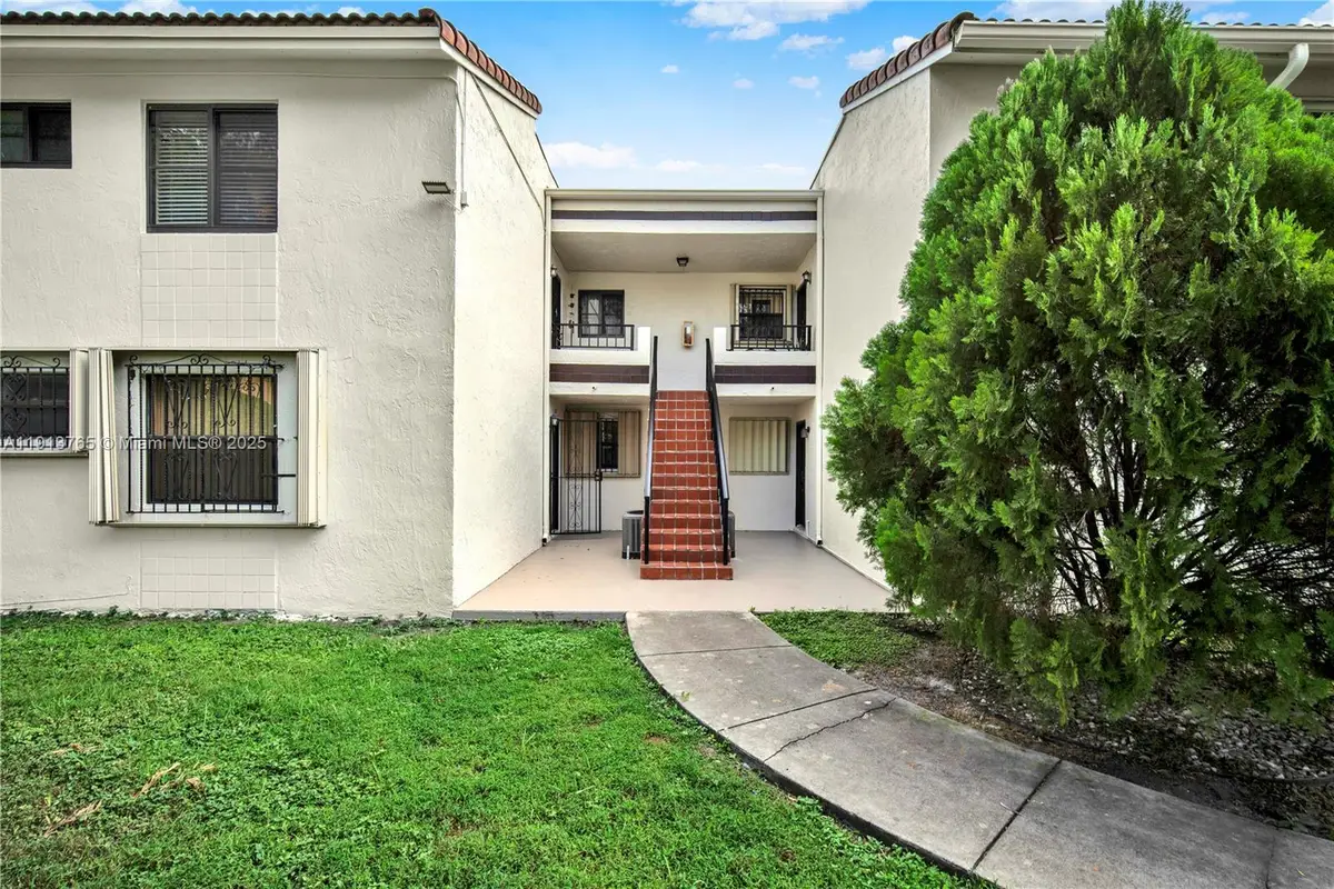 10857 NW 7th St #24-17, Miami, FL 33172 - Image #1