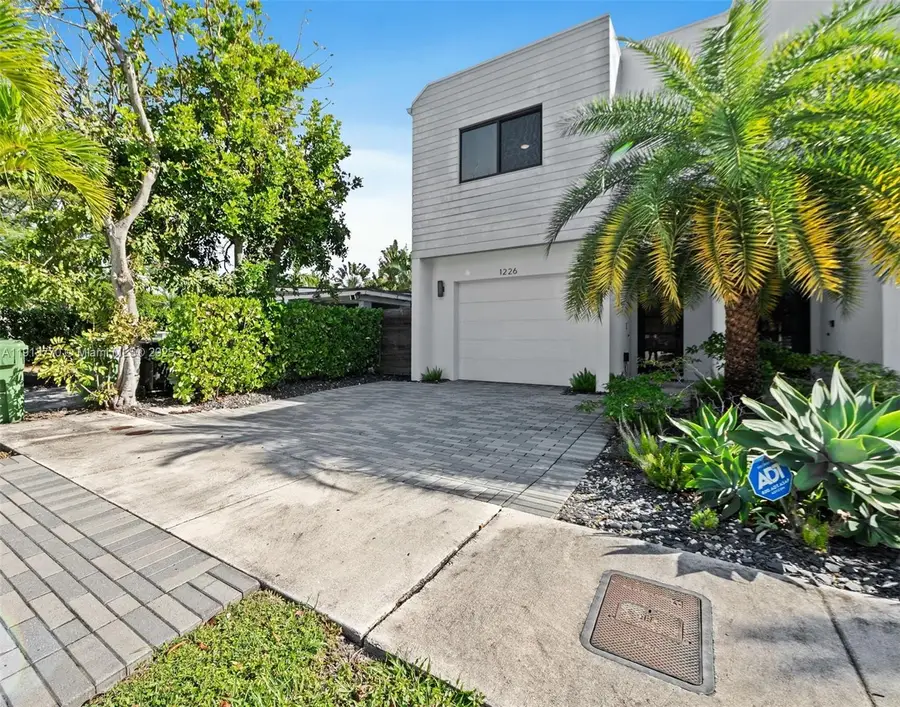 1226 NE 11th Ave, Fort Lauderdale, FL 33304 - Image #2