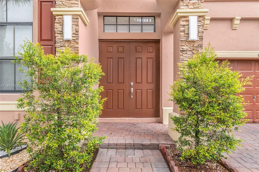 642 SE 37th Pl, Homestead, FL 33033 - Image #3