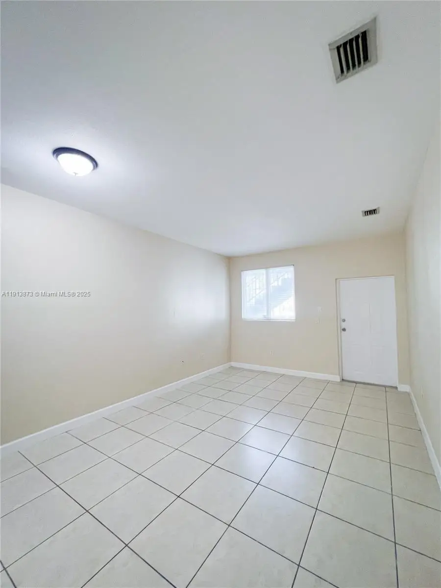1658 SE 28th Ct #101, Homestead, FL 33035 - Image #3
