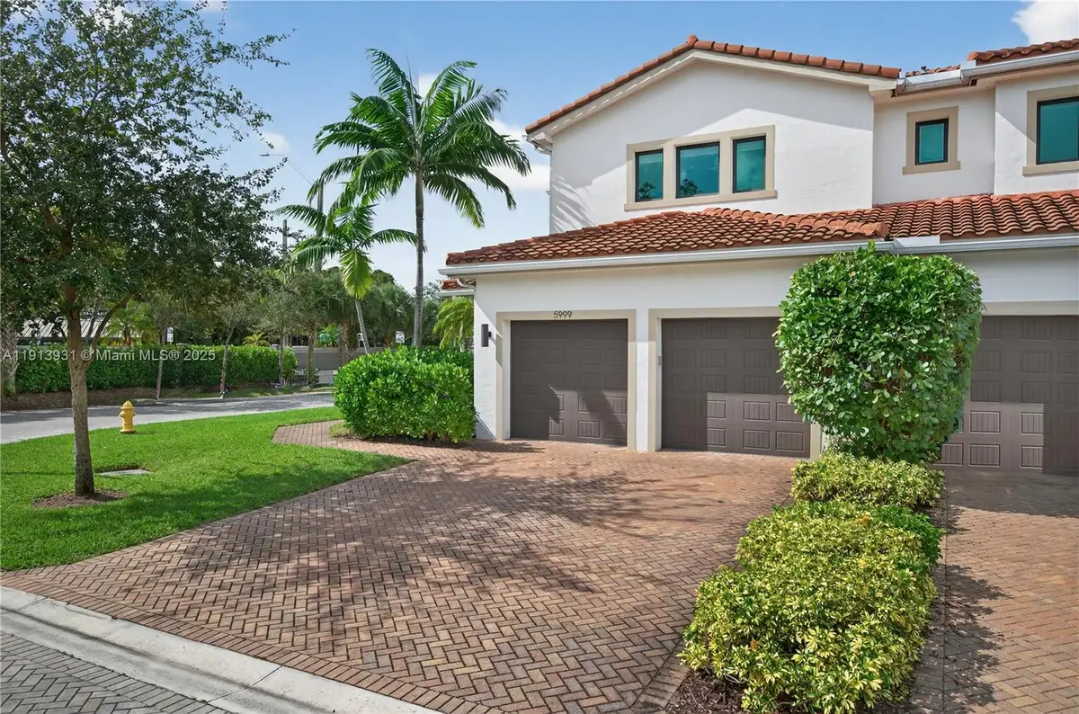5999 E Brookfield Cir E, Hollywood, FL 33312 - Image #1