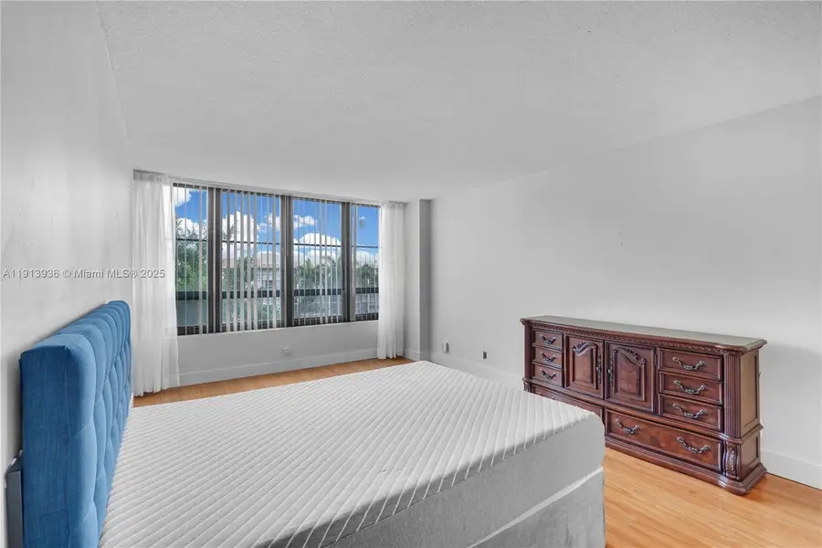 600 Three Islands Blvd #310, Hallandale Beach, FL 33009 - Image #2