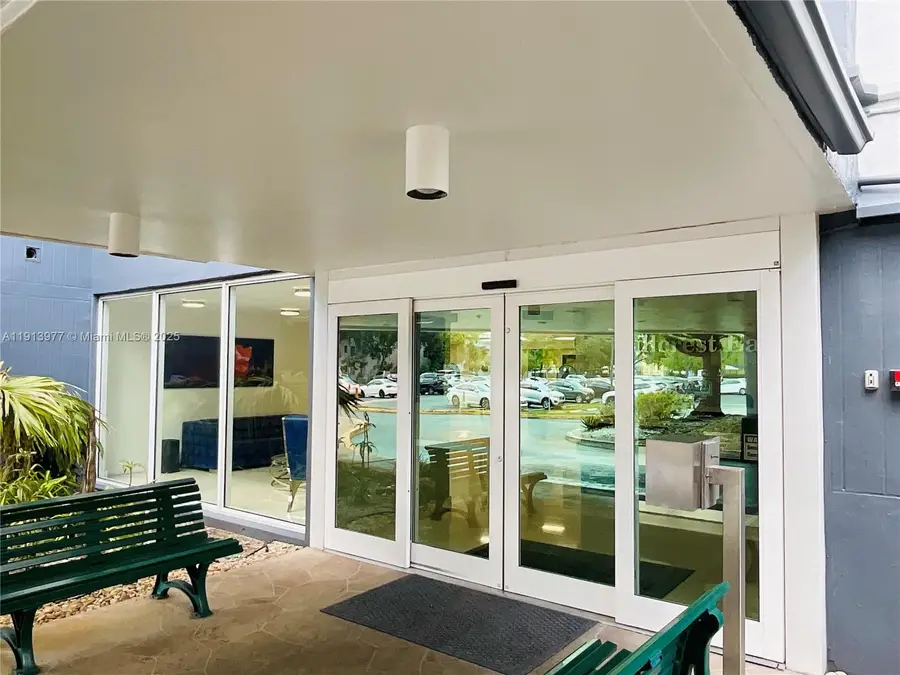 919 Hillcrest Dr #704, Hollywood, FL 33021 - Image #2