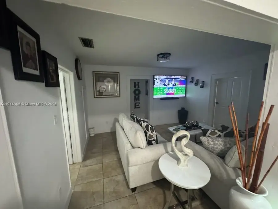 1847 NW 18th Ave, Miami, FL 33125 - Image #3