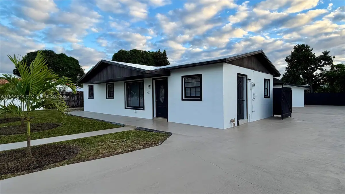 5020 NW 170th St, Miami Gardens, FL 33055 - Image #1