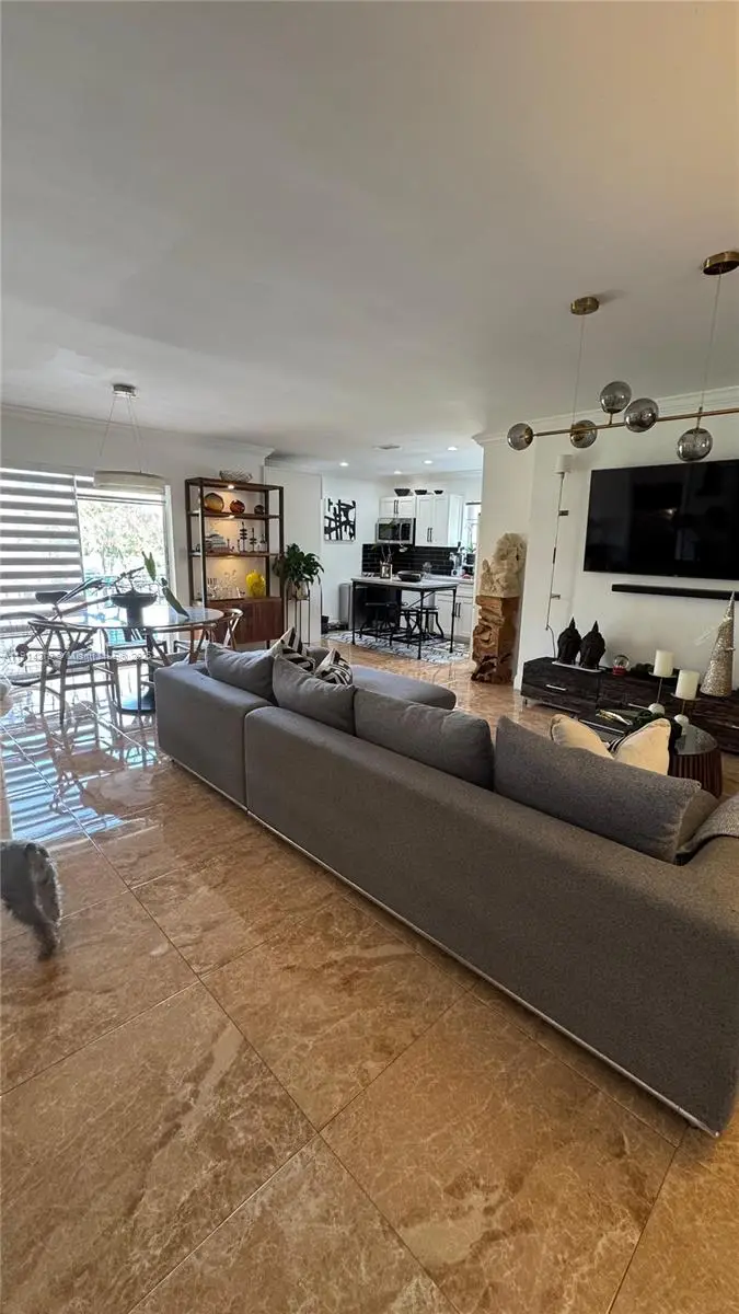 4713 NW 7th St, Miami, FL 33126 - Image #2