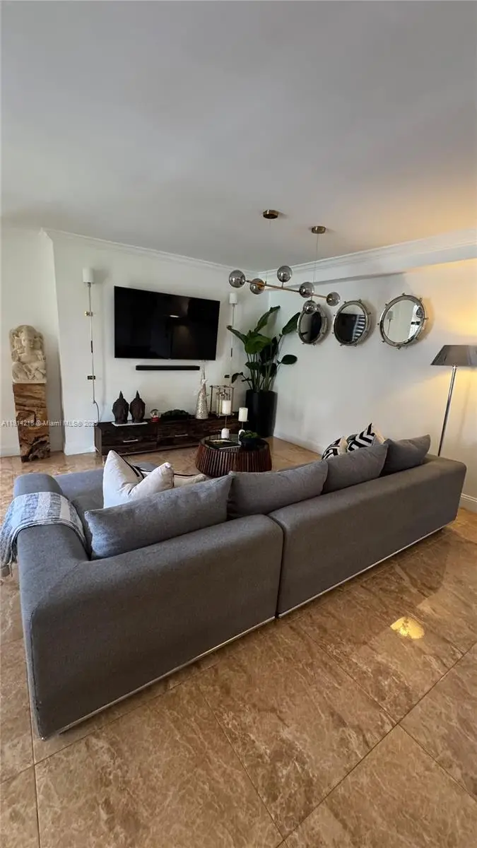 4713 NW 7th St, Miami, FL 33126 - Image #3