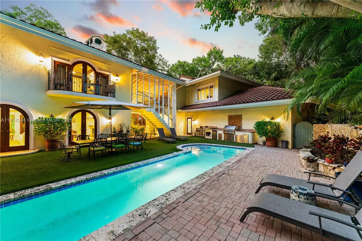 3506 Banyan Cir, Miami, FL 33133 - Image #1