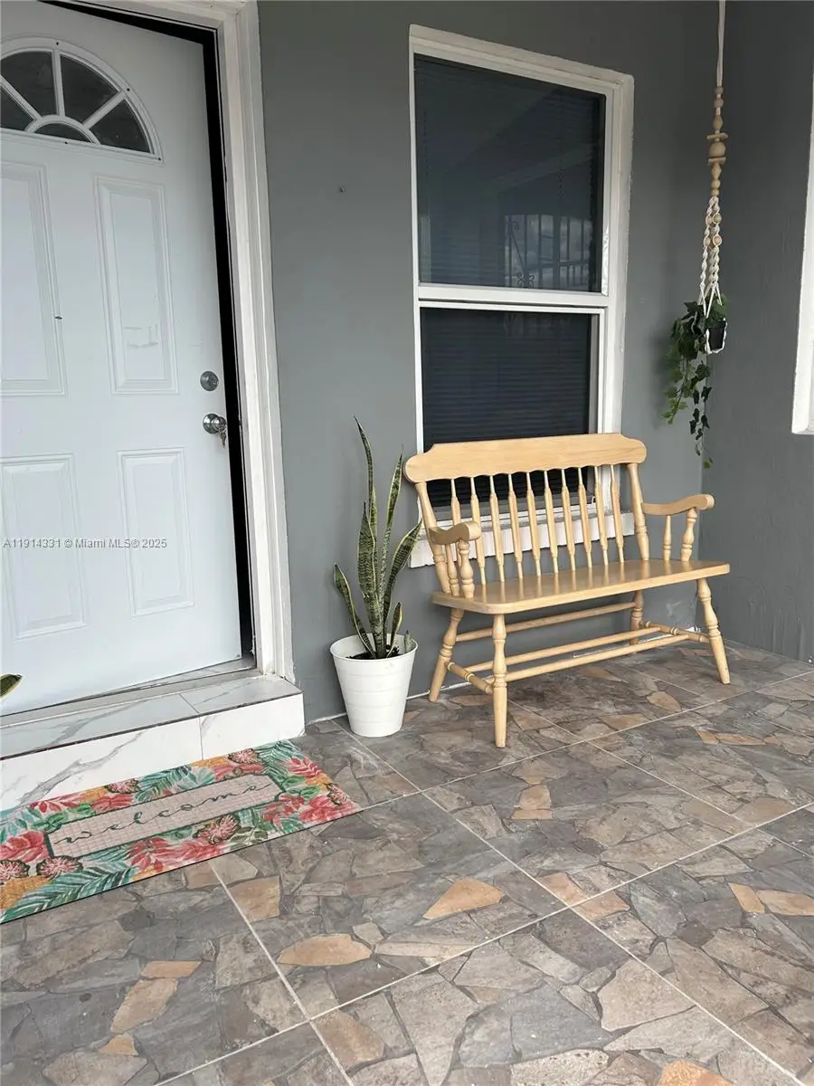 465 NW 119th St, Miami, FL 33168 - Image #2