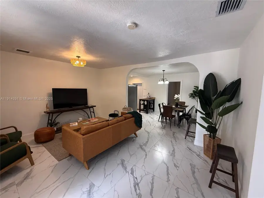 465 NW 119th St, Miami, FL 33168 - Image #3