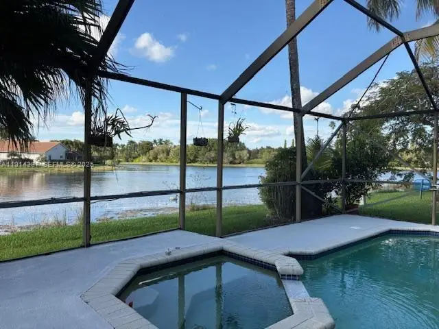 1163 Camellia Cir, Weston, FL 33326 - Image #2