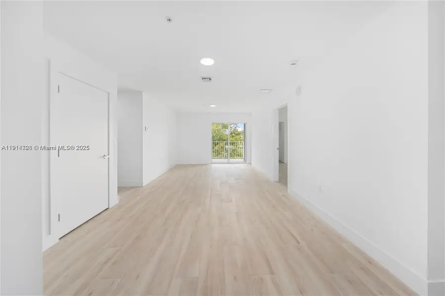 32 NW 14th Ave #102, Miami, FL 33125 - Image #2