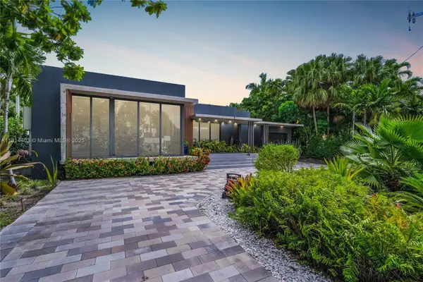 1845 NE 124th St, North Miami, FL 33181