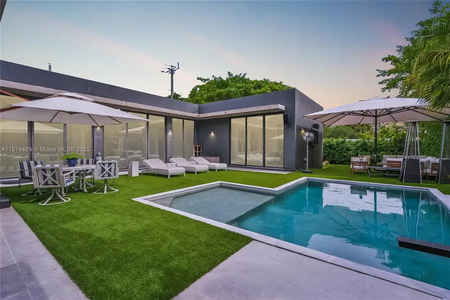 1845 NE 124th St, North Miami, FL 33181 - Image #2