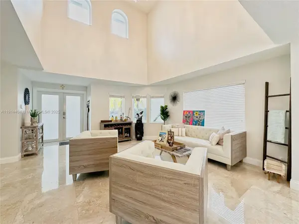 10620 SW 67th St, Miami, FL 33173