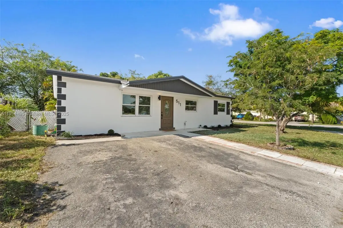 511 SW 72nd Ave, North Lauderdale, FL 33068 - Image #1
