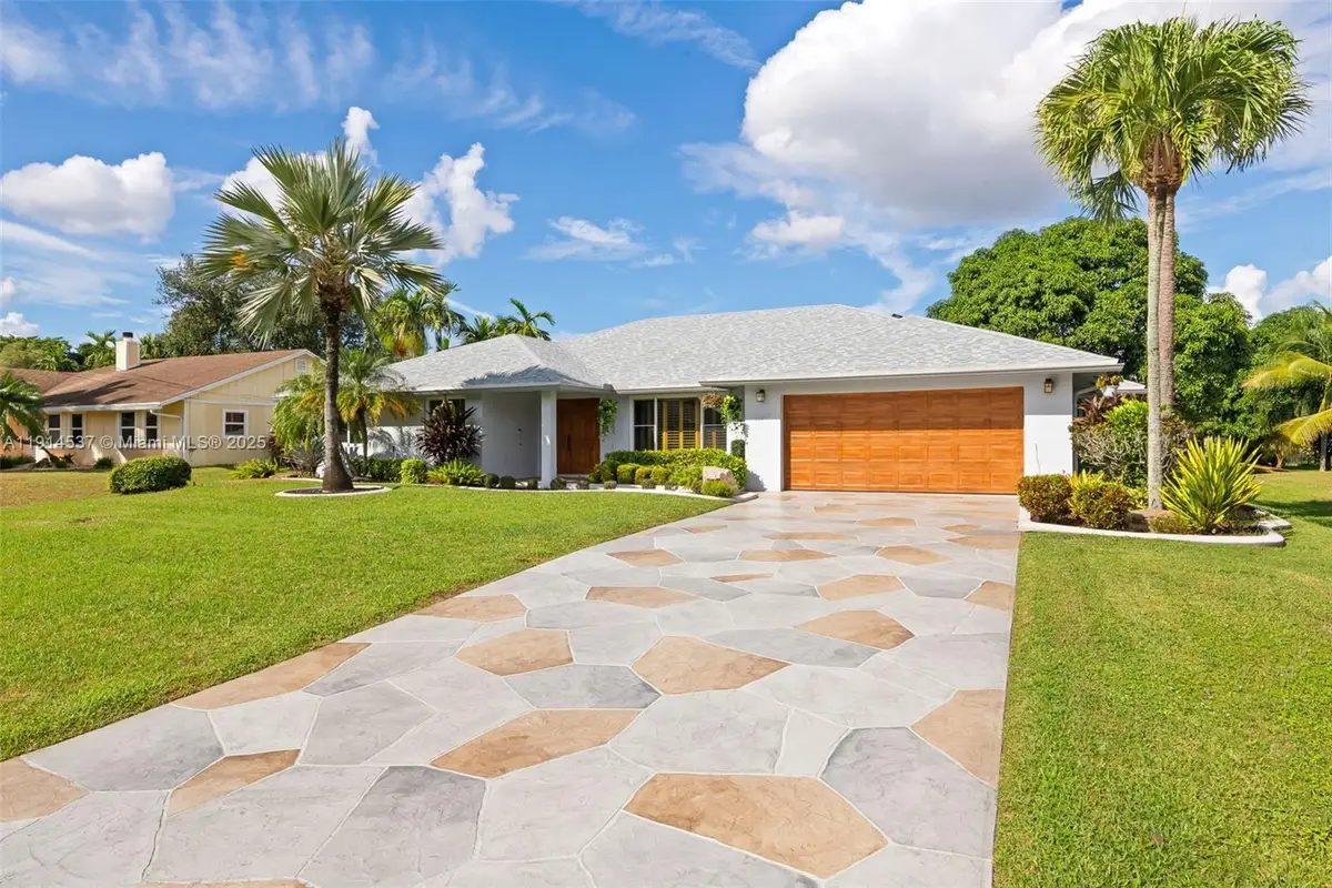 11241 NW 27th Ct, Plantation, FL 33323 - Image #1