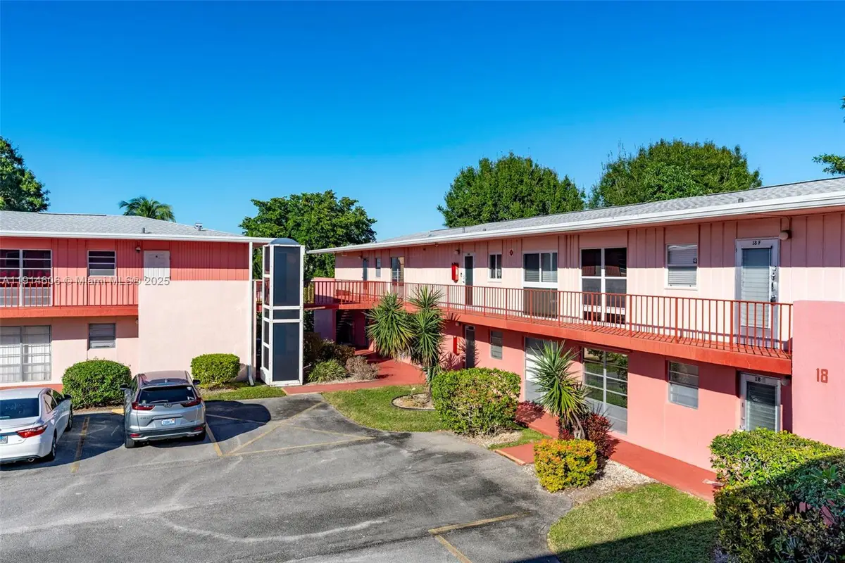 18 Golfs Edge #D, West Palm Beach, FL 33417 - Image #1